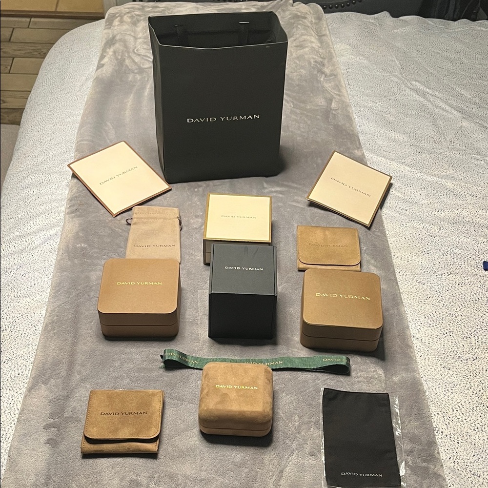 David Yurman Luxury Packaging Collection in Black and Gold